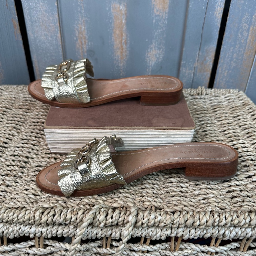 Kate Spade Ruffle Beau Leather Slide Sandal Gold Sz 8 - Picture 11 of 15